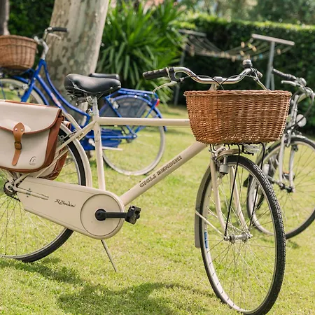 Clara - Ampio Giardino 8 Posti - Dei Marmi *
