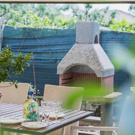 Clara - Ampio Giardino 8 Posti - Dei Marmi Villa Querceta
