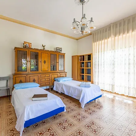 Villa Clara - Ampio Giardino 8 Posti - Dei Marmi