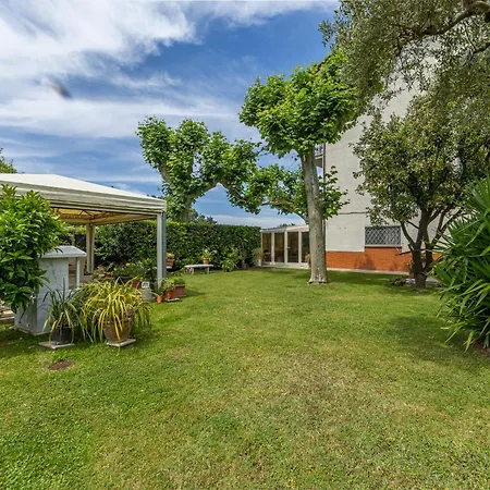 Villa Clara - Ampio Giardino 8 Posti - Dei Marmi