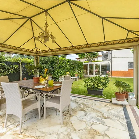 Clara - Ampio Giardino 8 Posti - Dei Marmi Villa *