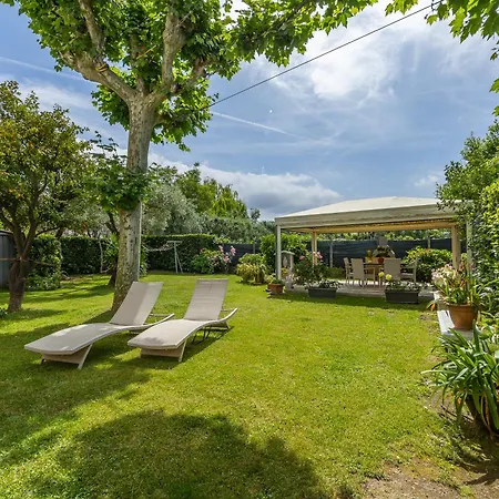 Clara - Ampio Giardino 8 Posti - Dei Marmi *