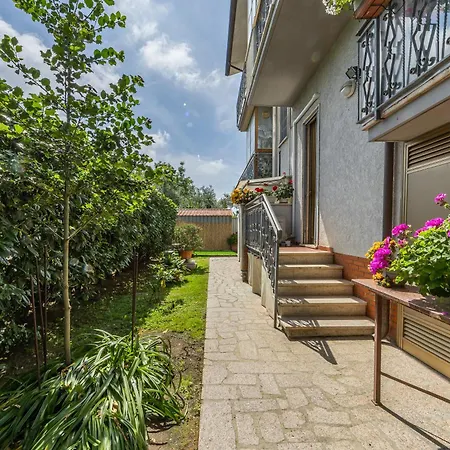 Clara - Ampio Giardino 8 Posti - Dei Marmi Villa