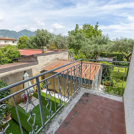 Clara - Ampio Giardino 8 Posti - Dei Marmi Villa *