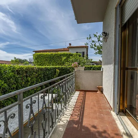 Villa Clara - Ampio Giardino 8 Posti - Dei Marmi *