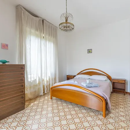Villa Clara - Ampio Giardino 8 Posti - Dei Marmi Querceta